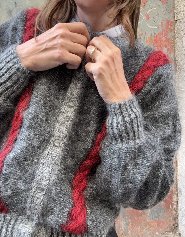 Cardigan in mohair grigio con dettagli rossi